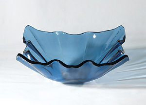 Kvadratisk glashåndvask i mørkeblå